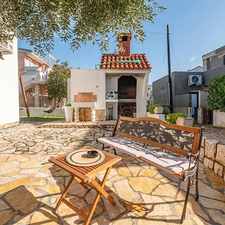 Apartmán 2 Bedroom Stunning In Povljana