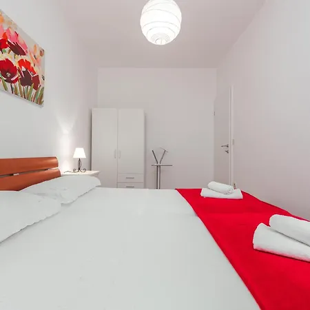 דירה 2 Bedroom Stunning In *