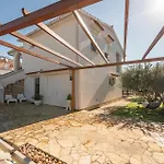 2 Bedroom Stunning In Appartement