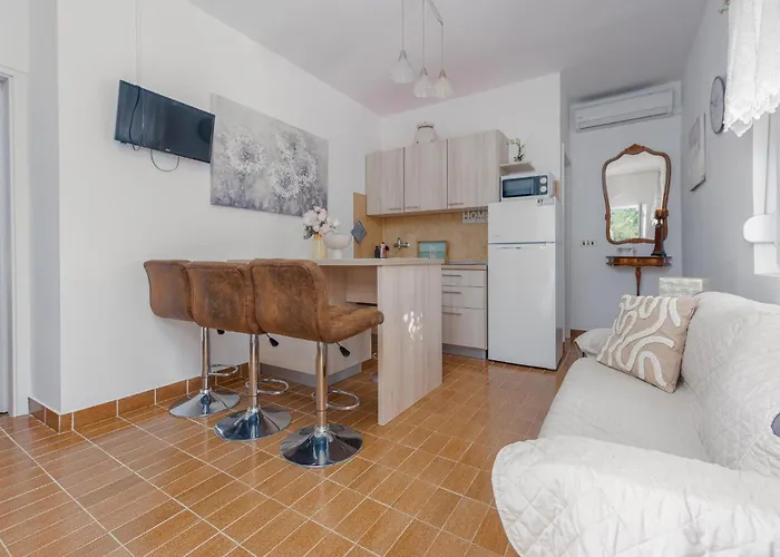 2 Bedroom Amazing In * Povljana