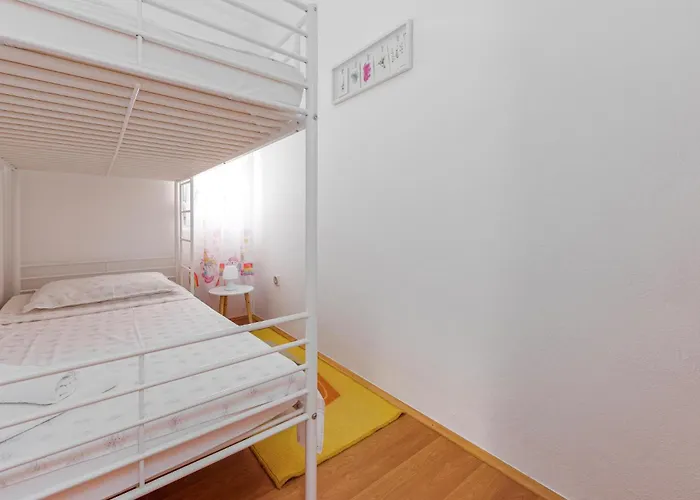 Apartman 2 Bedroom Amazing In *