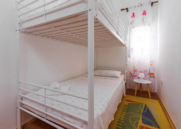 2 Bedroom Amazing In * Povljana