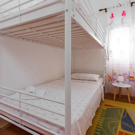 2 Bedroom Stunning In * Povljana